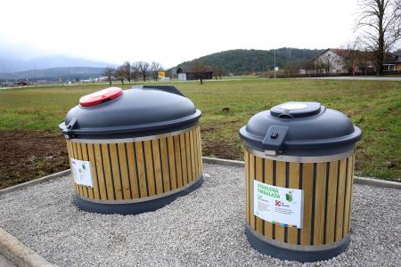 NOVI ZABOJNIKI OB PARKIRIŠČU 04 FOTO LJUBO VUKELIČ